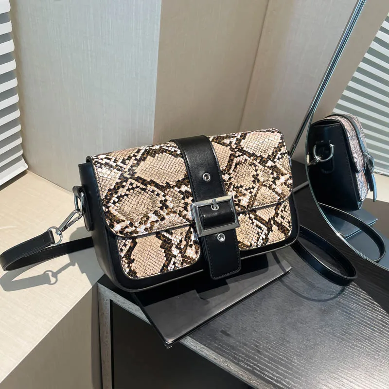 Women's Pu Leather Snakeskin Streetwear Square Buckle Shoulder Bag display picture 22