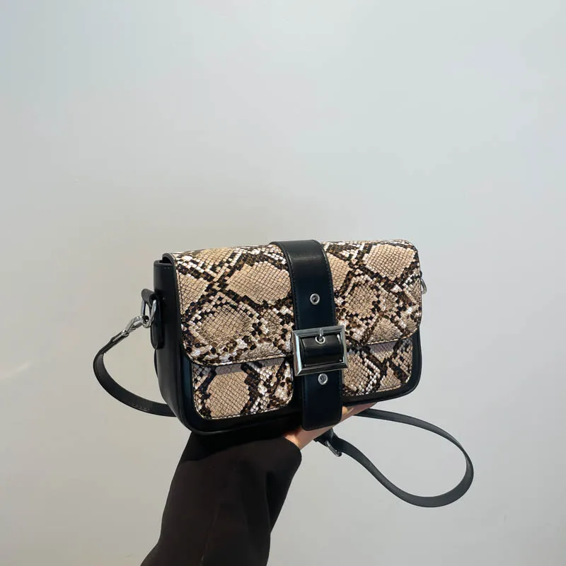 Women's Pu Leather Snakeskin Streetwear Square Buckle Shoulder Bag display picture 15