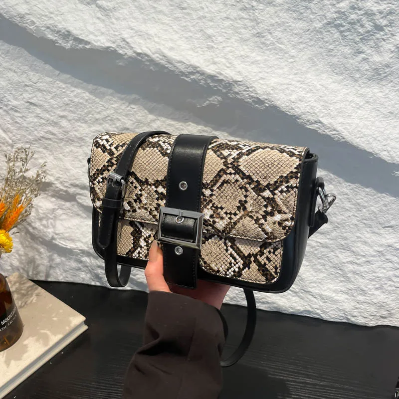 Women's Pu Leather Snakeskin Streetwear Square Buckle Shoulder Bag display picture 26