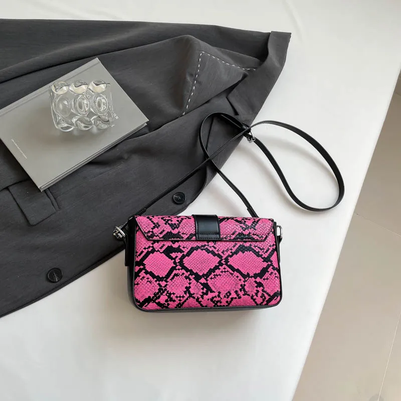 Women's Pu Leather Snakeskin Streetwear Square Buckle Shoulder Bag display picture 57
