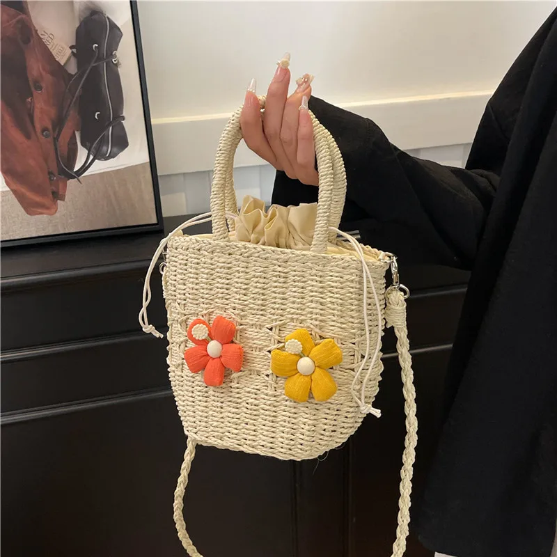 Women's Straw Flower Vacation Square String Straw Bag display picture 2