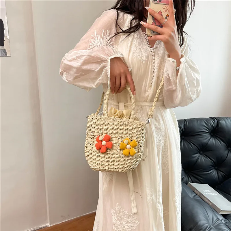 Women's Straw Flower Vacation Square String Straw Bag display picture 19