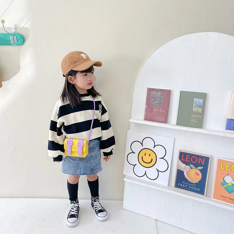 Kid'S Pu Leather Color Block Cute Square Magnetic Buckle Shoulder Bag display picture 2