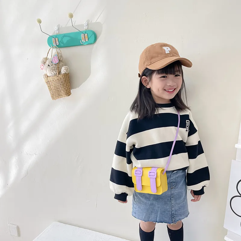 Kid'S Pu Leather Color Block Cute Square Magnetic Buckle Shoulder Bag display picture 3