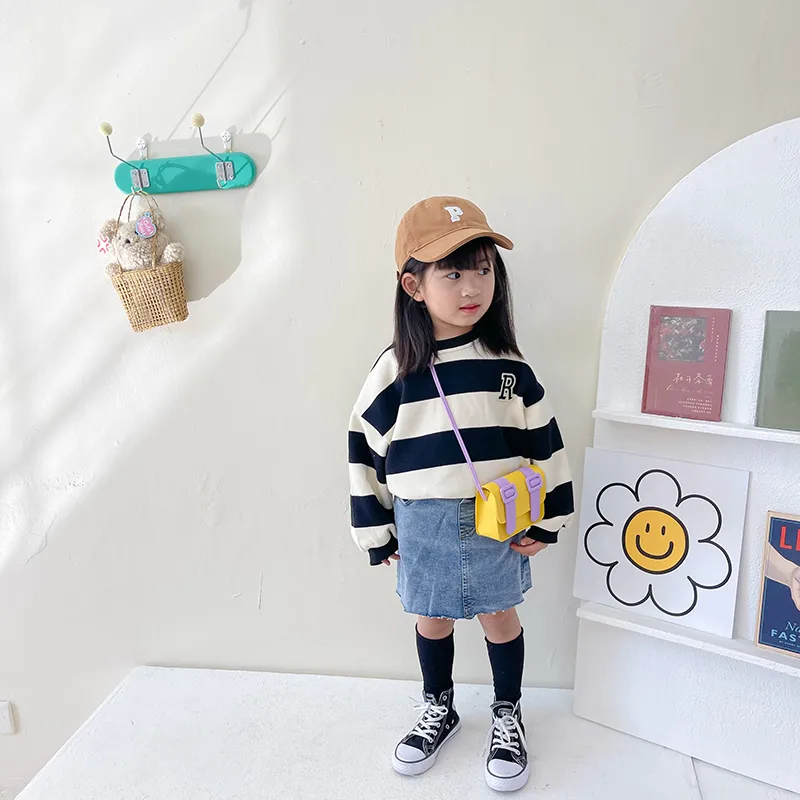 Kid'S Pu Leather Color Block Cute Square Magnetic Buckle Shoulder Bag display picture 13
