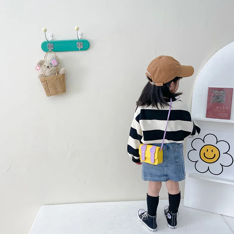 Kid'S Pu Leather Color Block Cute Square Magnetic Buckle Shoulder Bag display picture 11