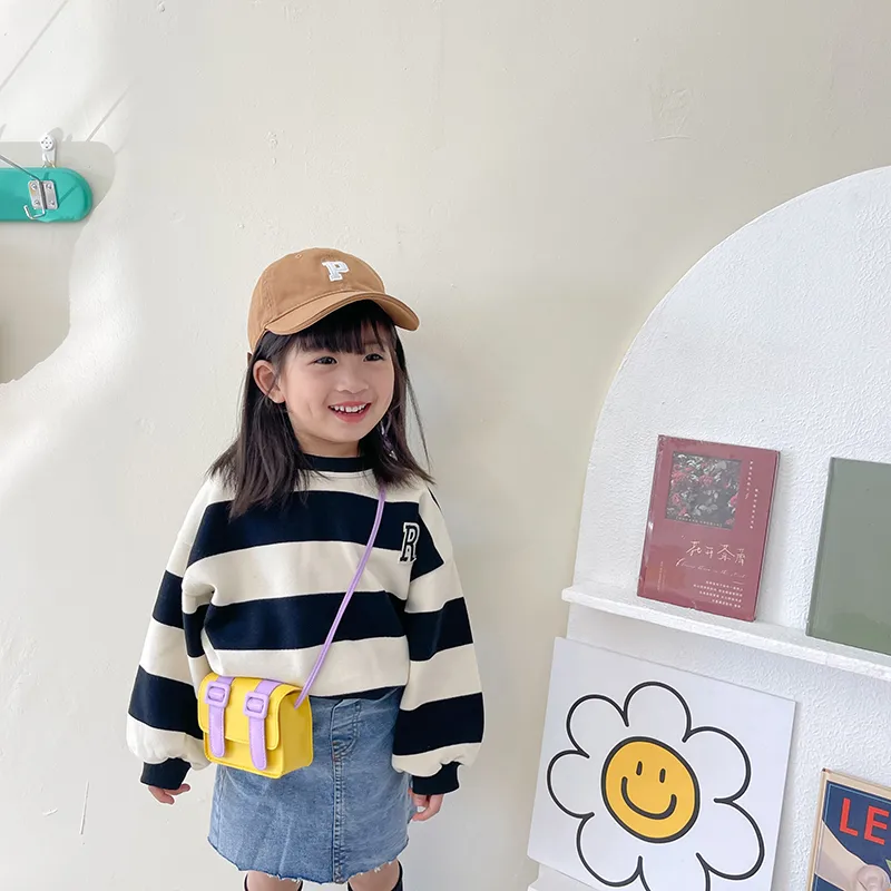 Kid'S Pu Leather Color Block Cute Square Magnetic Buckle Shoulder Bag display picture 17