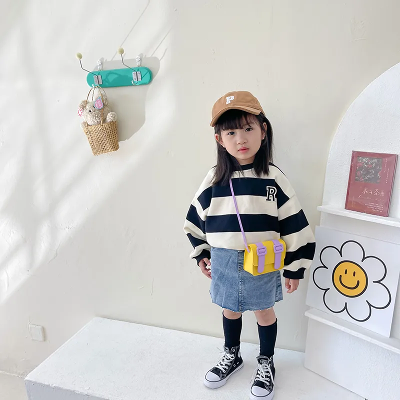 Kid'S Pu Leather Color Block Cute Square Magnetic Buckle Shoulder Bag display picture 18