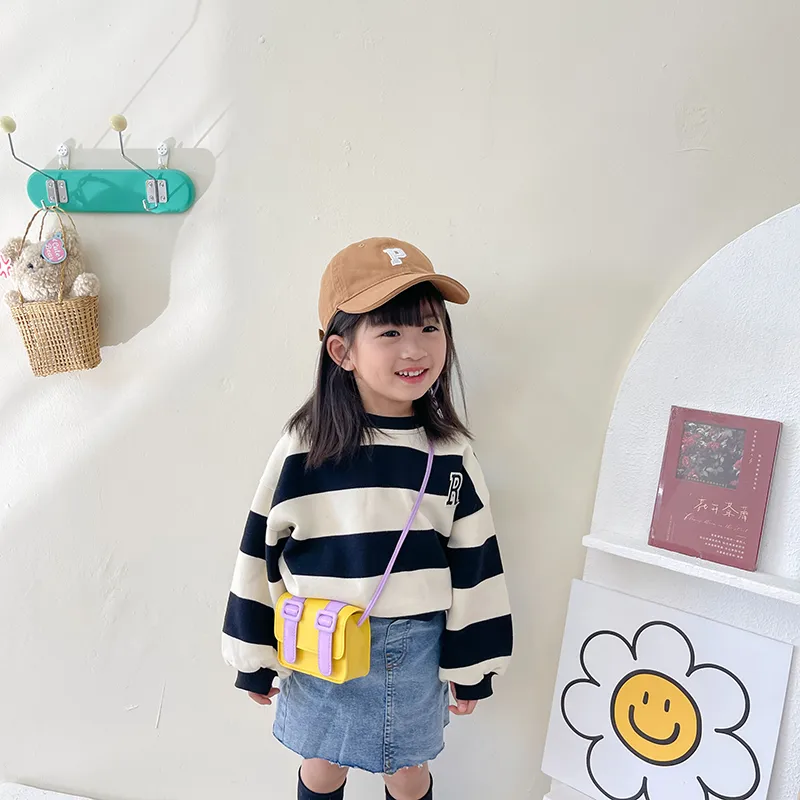 Kid'S Pu Leather Color Block Cute Square Magnetic Buckle Shoulder Bag display picture 41