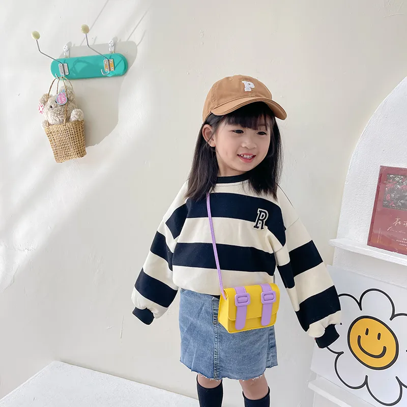 Kid'S Pu Leather Color Block Cute Square Magnetic Buckle Shoulder Bag display picture 25