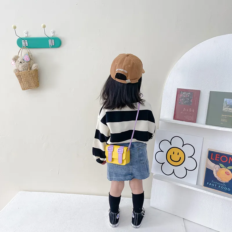 Kid'S Pu Leather Color Block Cute Square Magnetic Buckle Shoulder Bag display picture 32