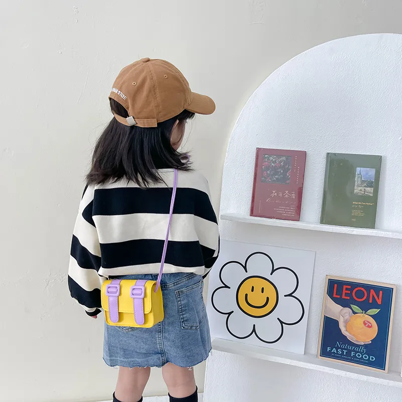 Kid'S Pu Leather Color Block Cute Square Magnetic Buckle Shoulder Bag display picture 23