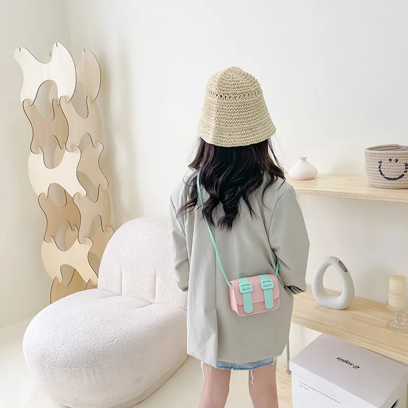 Kid'S Pu Leather Color Block Cute Square Magnetic Buckle Shoulder Bag display picture 35