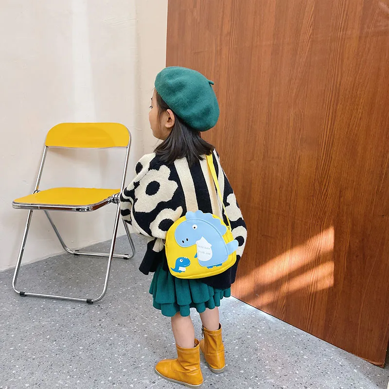 Kid'S Nylon Cartoon Dinosaur Cute Oval Zipper Crossbody Bag display picture 24