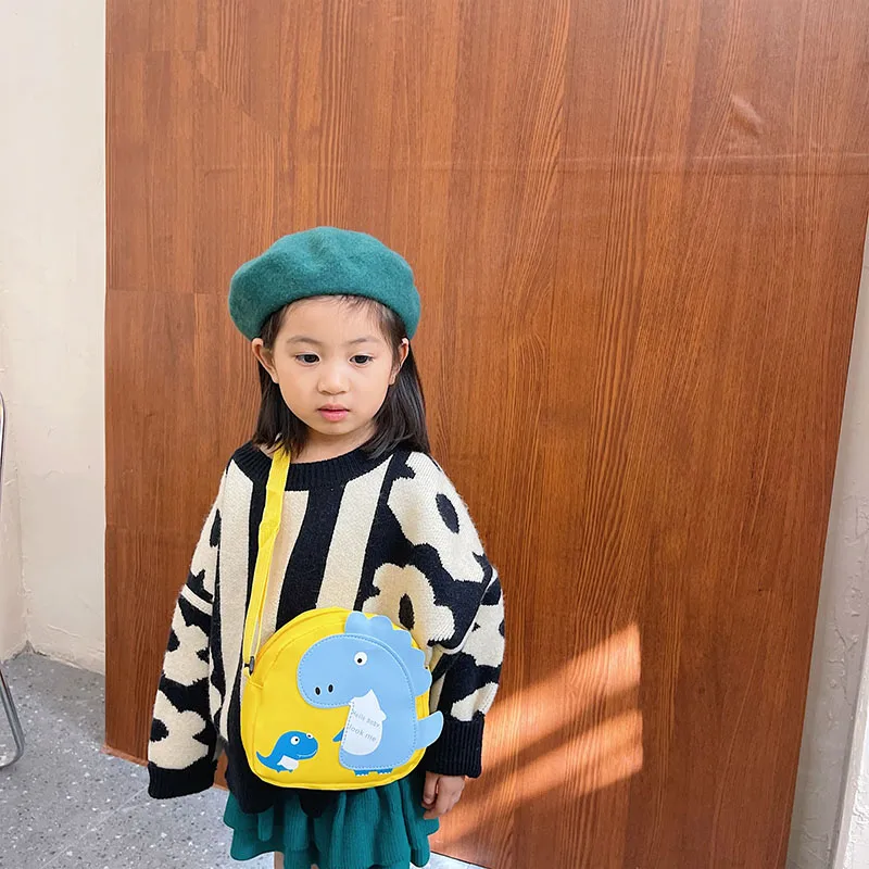 Kid'S Nylon Cartoon Dinosaur Cute Oval Zipper Crossbody Bag display picture 15