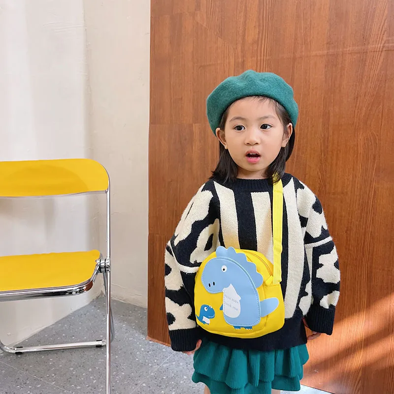 Kid'S Nylon Cartoon Dinosaur Cute Oval Zipper Crossbody Bag display picture 21