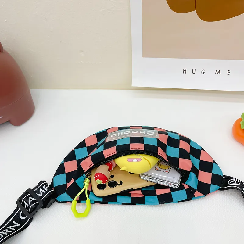 Kid'S Nylon Plaid Streetwear Dumpling Shape Zipper Fanny Pack display picture 106