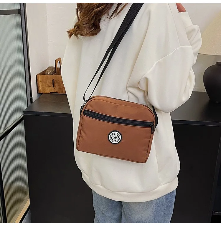 Women's Nylon Solid Color Streetwear Square Zipper Crossbody Bag display picture 8