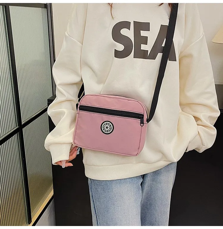 Women's Nylon Solid Color Streetwear Square Zipper Crossbody Bag display picture 15