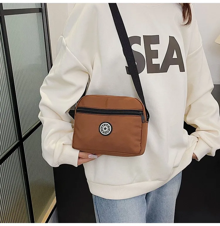 Women's Nylon Solid Color Streetwear Square Zipper Crossbody Bag display picture 20