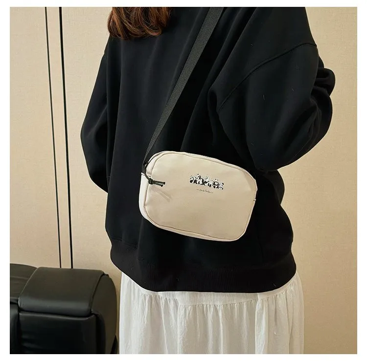 Women's Nylon Animal Streetwear Square Zipper Shoulder Bag Crossbody Bag display picture 9