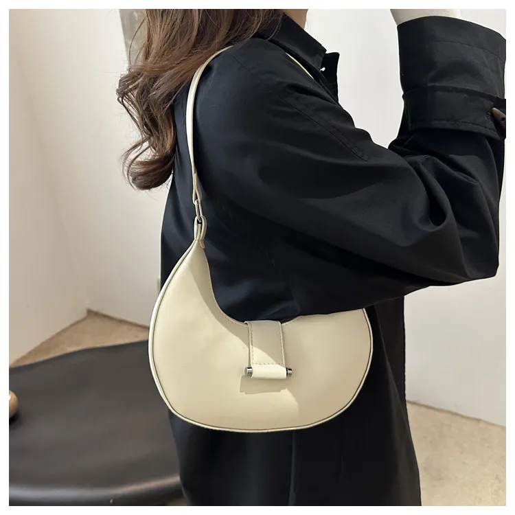 Women's Pu Leather Solid Color Streetwear Sewing Thread Square Zipper Underarm Bag display picture 3