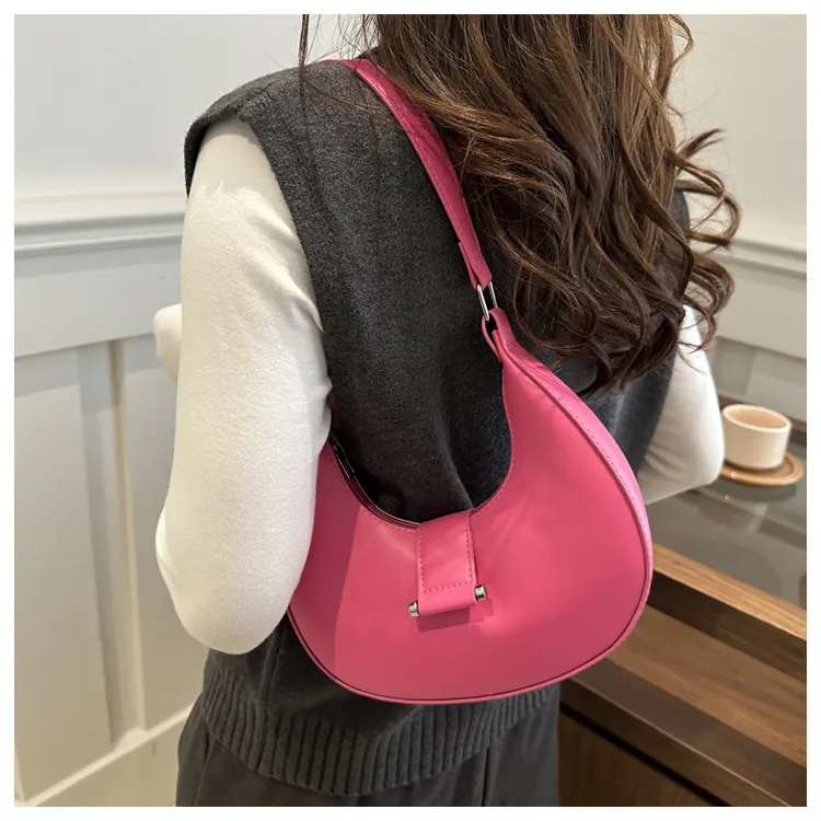 Women's Pu Leather Solid Color Streetwear Sewing Thread Square Zipper Underarm Bag display picture 7