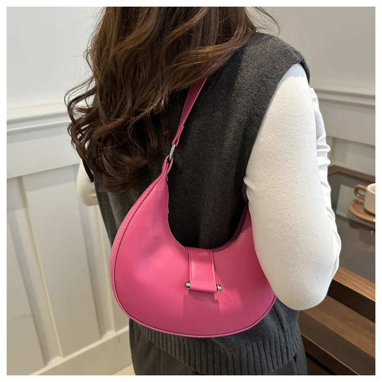Women's Pu Leather Solid Color Streetwear Sewing Thread Square Zipper Underarm Bag display picture 9