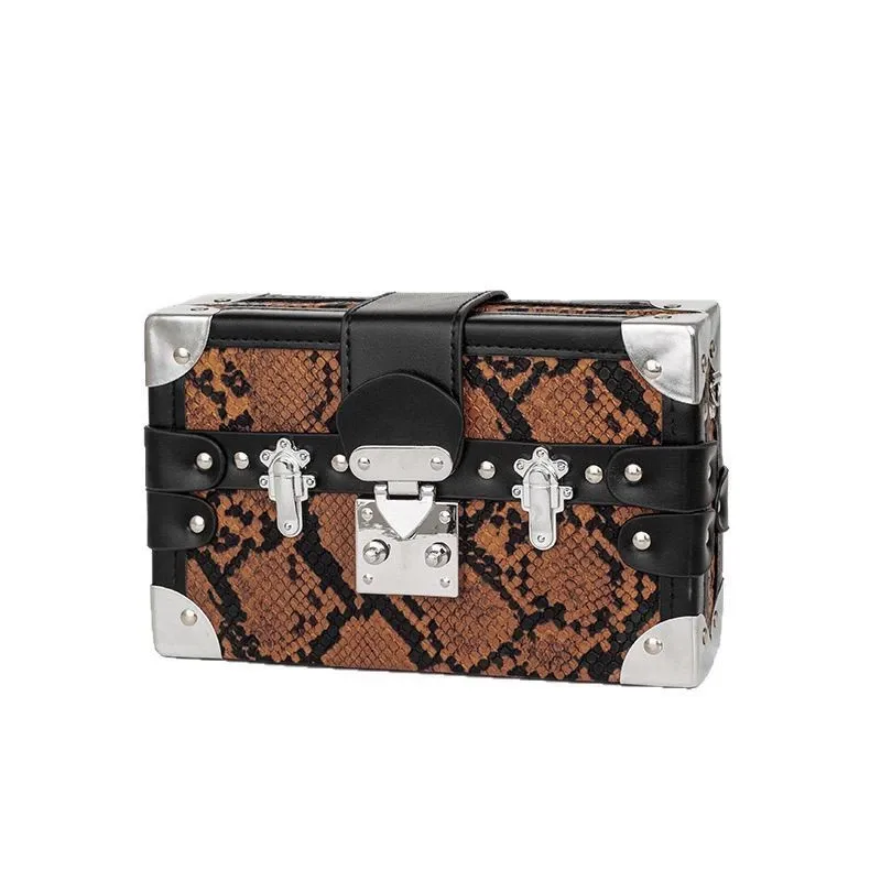 Women's Small Pu Leather Cartoon Snakeskin Streetwear Rivet Square Lock Clasp Shoulder Bag display picture 2