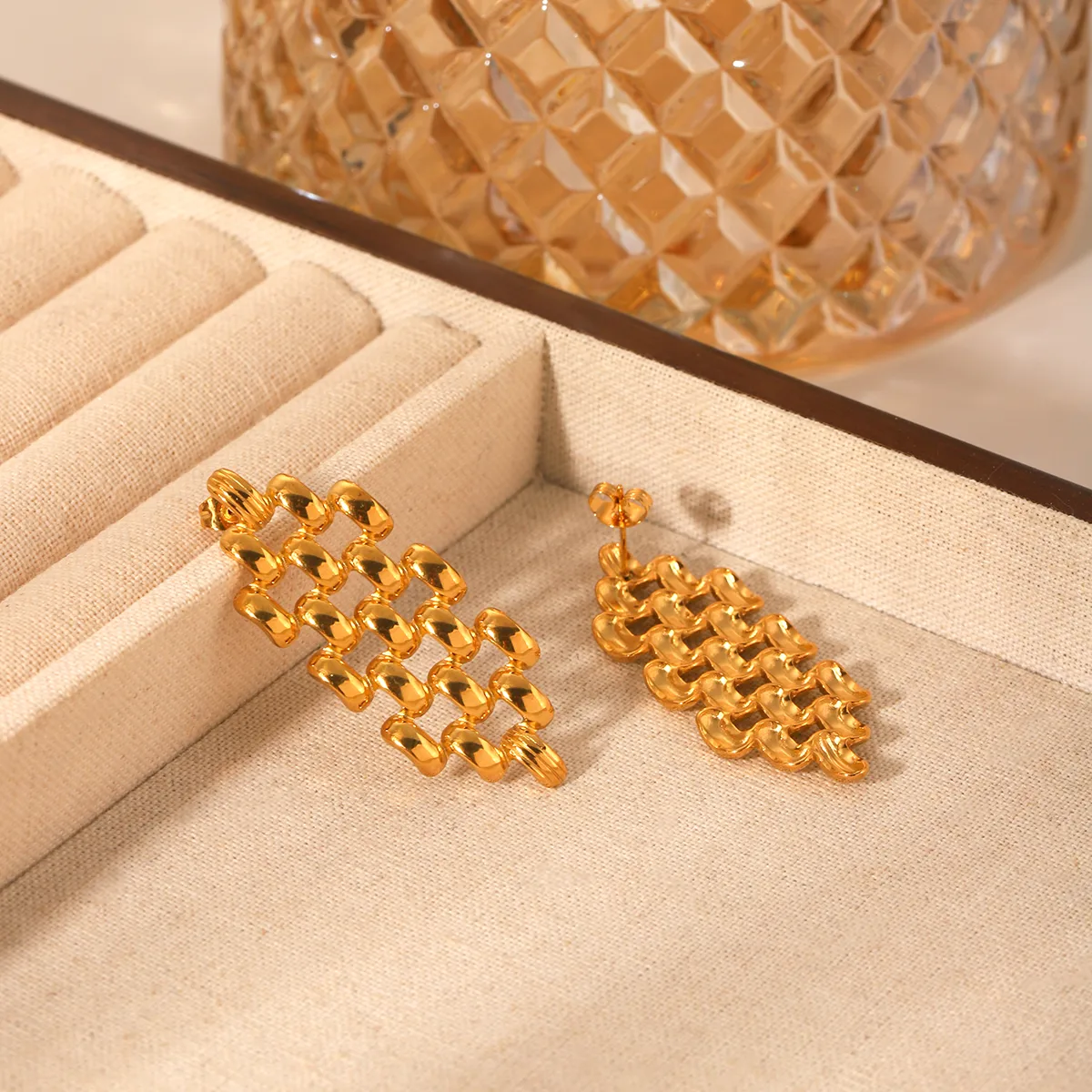 1 Pair IG Style Vintage Style Irregular Hollow Out 304 Stainless Steel Titanium Steel 18K Gold Plated Ear Studs display picture 6
