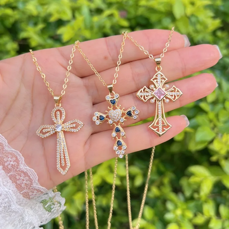 Retro Luxurious Classic Style Cross Copper Women's Pendant Necklace display picture 2