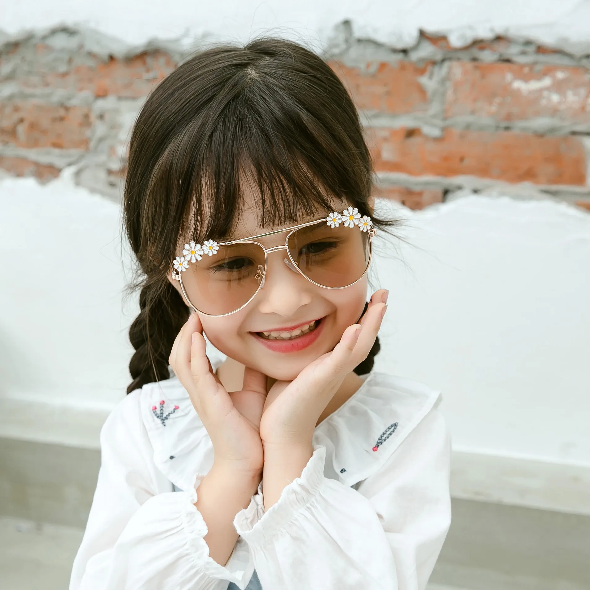 Retro Bear Matte UV400 Kids Sunglasses Unisex Children's Fashionable Sun Protection Glasses Non-Polarized Party Outing Fishing display picture 1