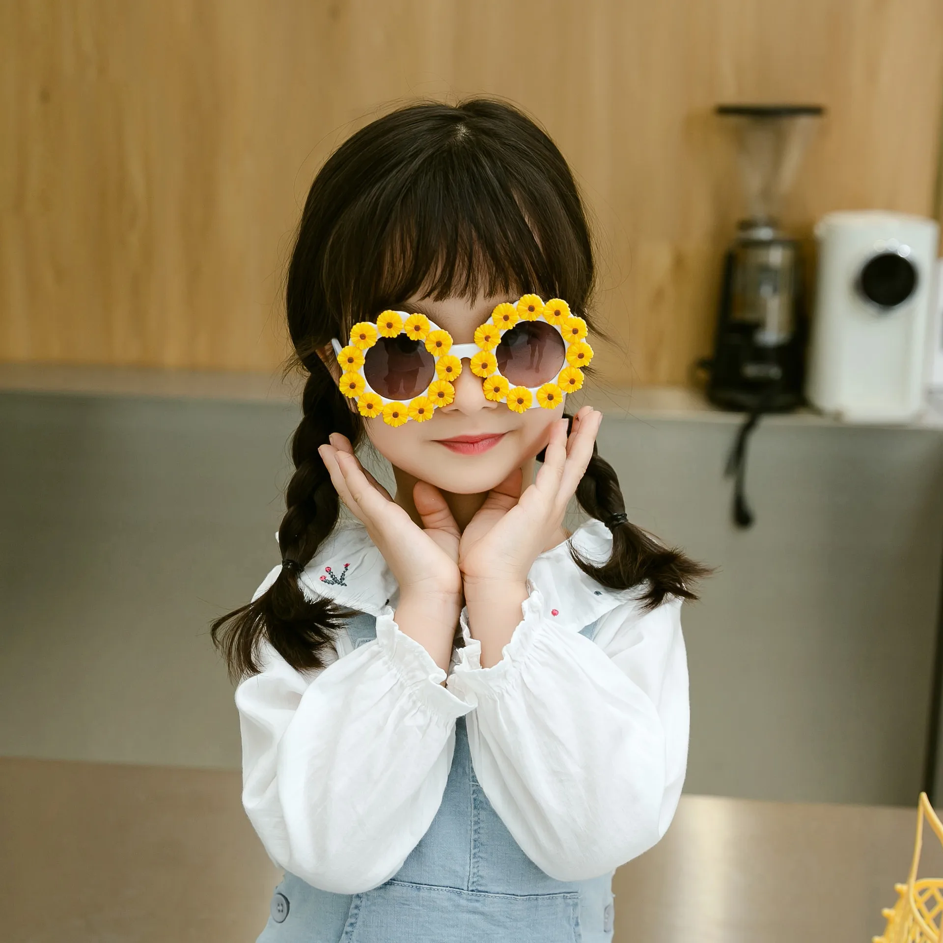 Retro Bear Matte UV400 Kids Sunglasses Unisex Children's Fashionable Sun Protection Glasses Non-Polarized Party Outing Fishing display picture 10