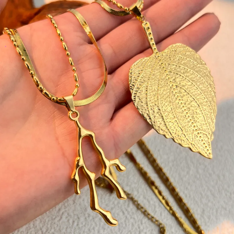 Vacation Simple Style Leaf 304 Stainless Steel Plating 18K Gold Plated Women's Pendant Necklace display picture 3