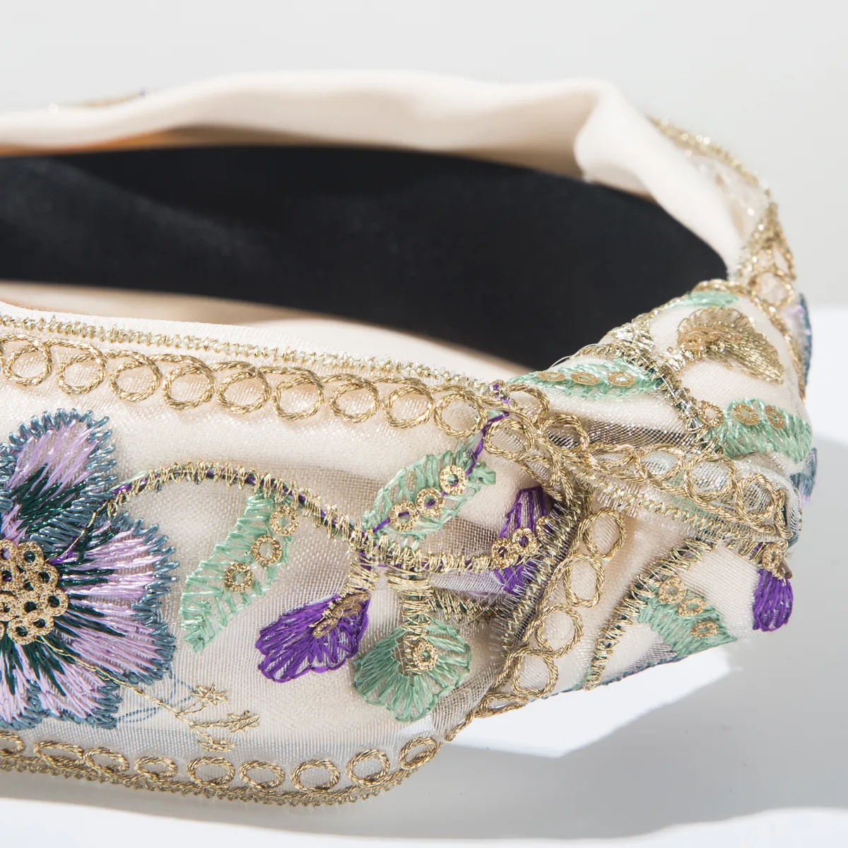 Women's Princess Embroidery Sweet Flower Cloth Hair Band display picture 5