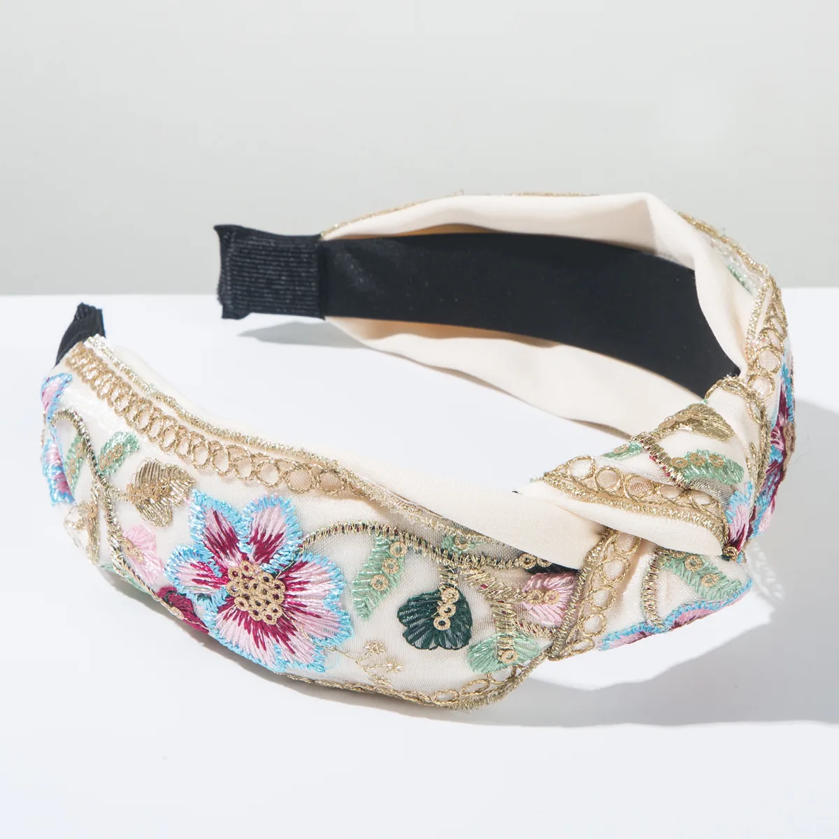 Women's Princess Embroidery Sweet Flower Cloth Hair Band display picture 7