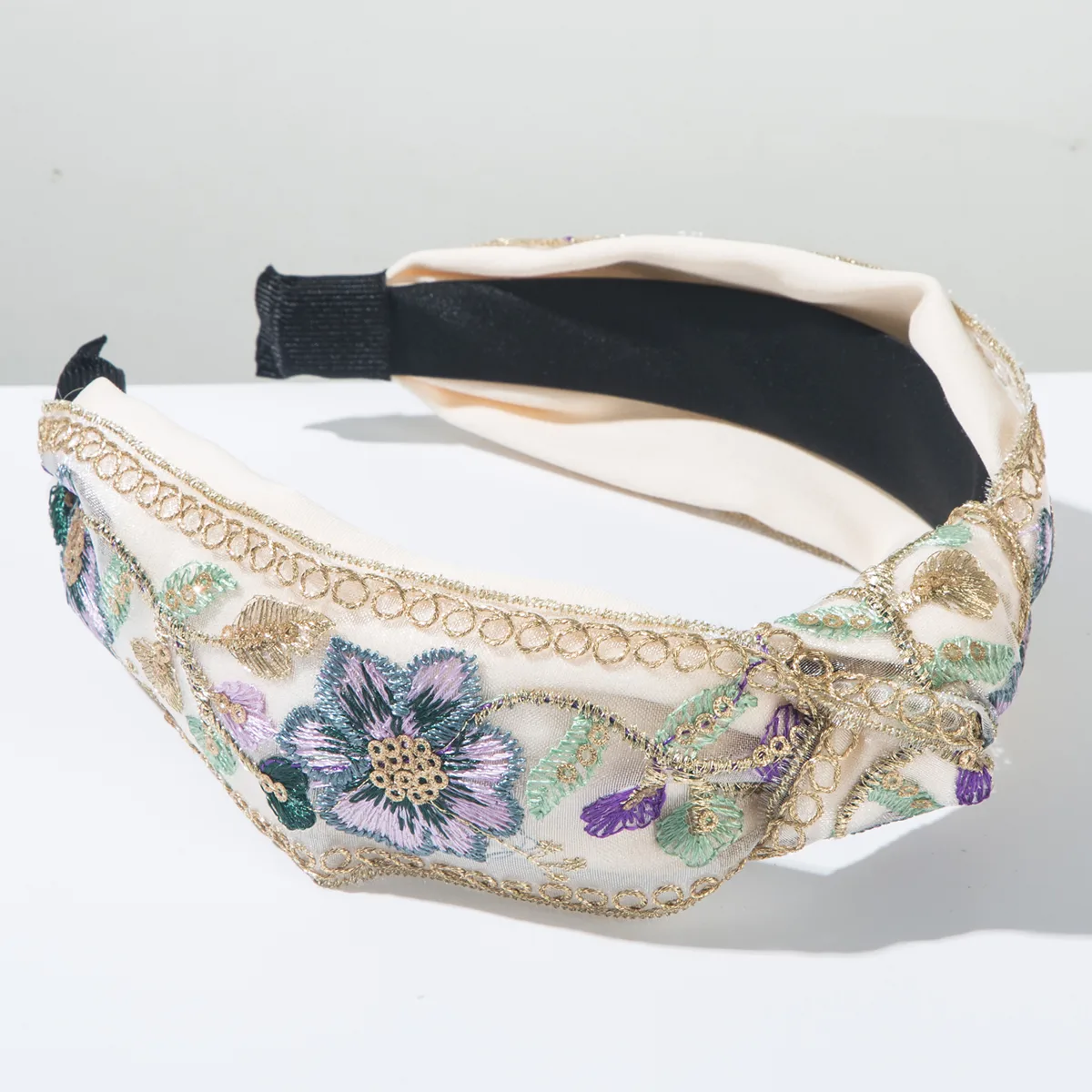 Women's Princess Embroidery Sweet Flower Cloth Hair Band display picture 8