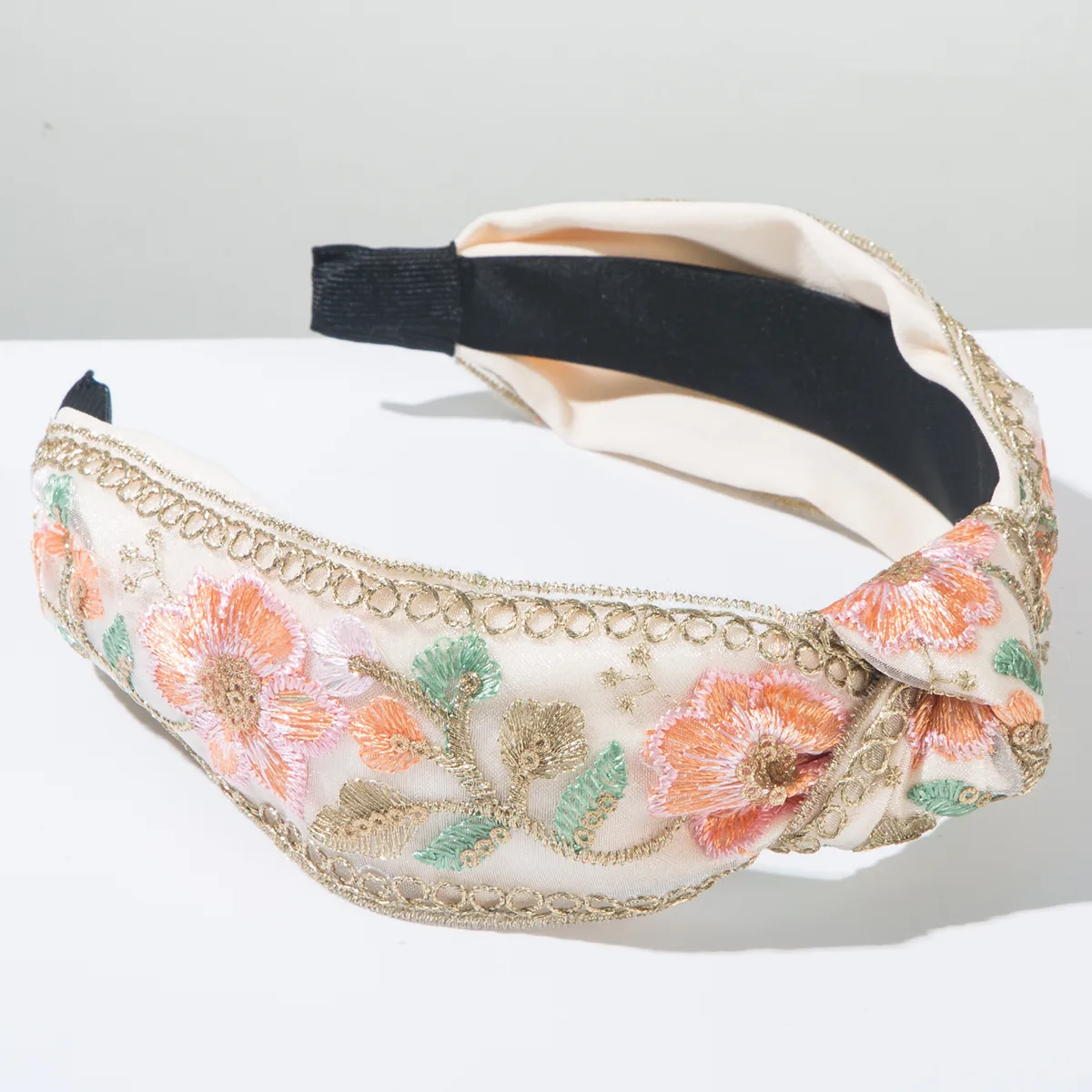 Women's Princess Embroidery Sweet Flower Cloth Hair Band display picture 10