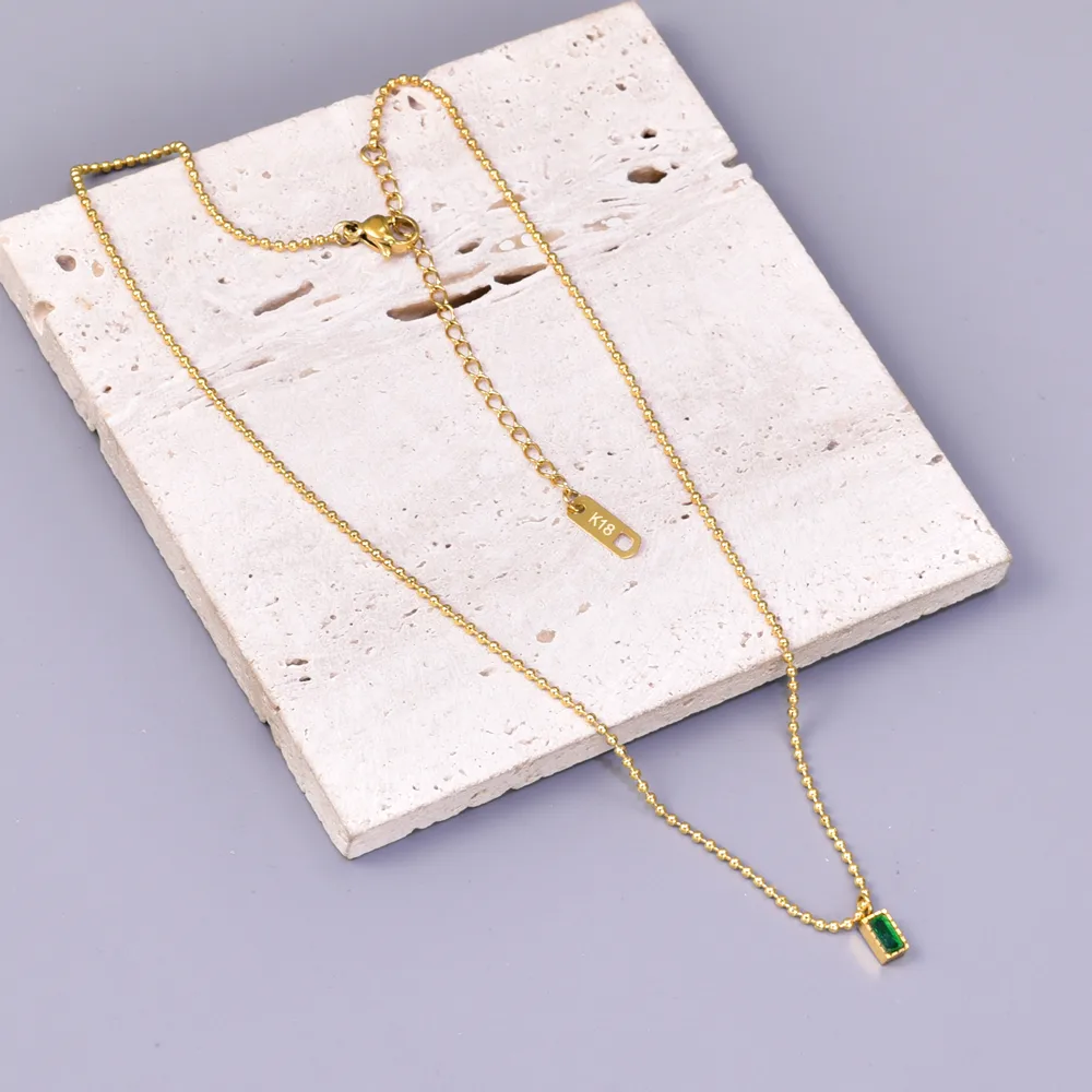 Simple Style Classic Style Solid Color 304 Stainless Steel 18K Gold Plated Women's Pendant Necklace display picture 3