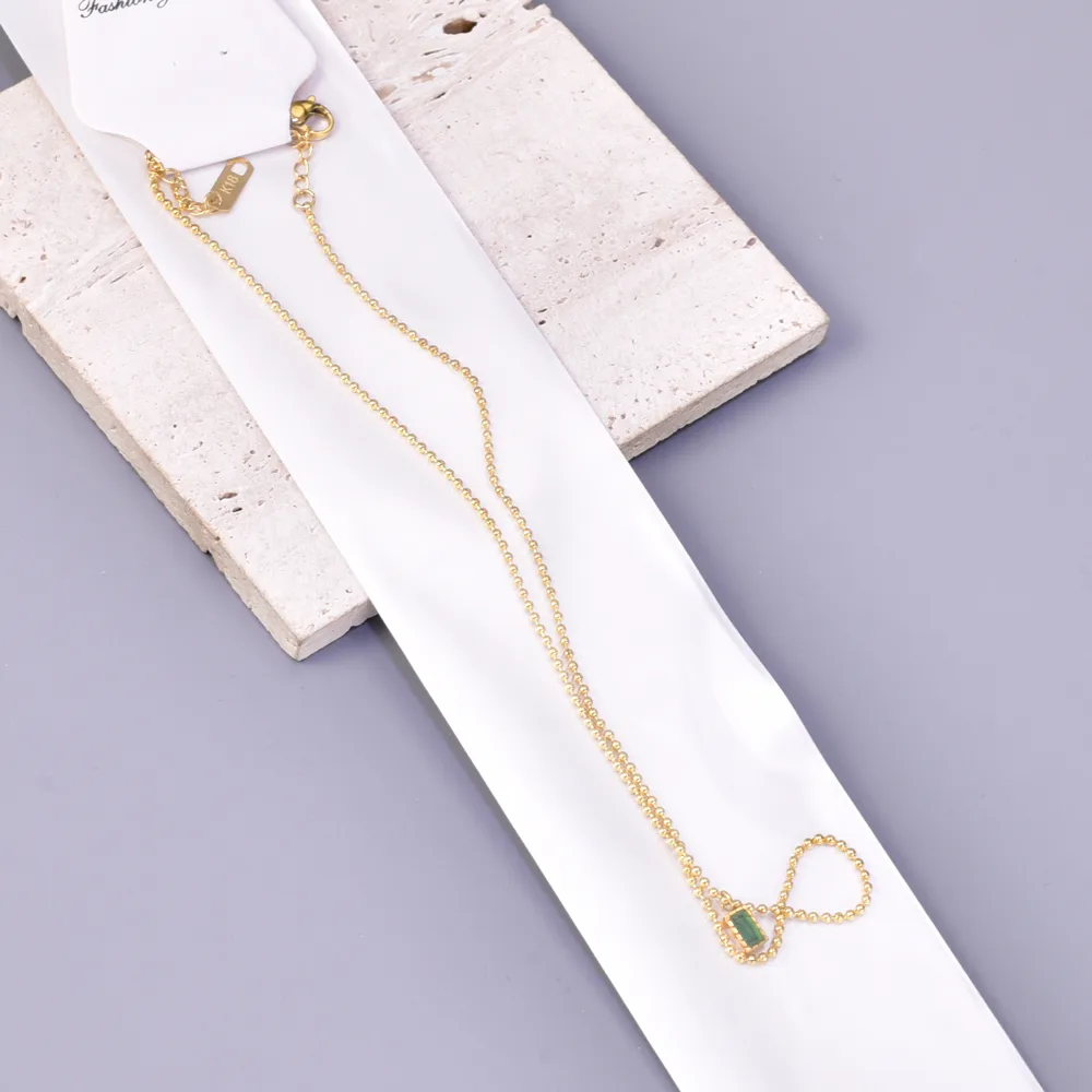 Simple Style Classic Style Solid Color 304 Stainless Steel 18K Gold Plated Women's Pendant Necklace display picture 7