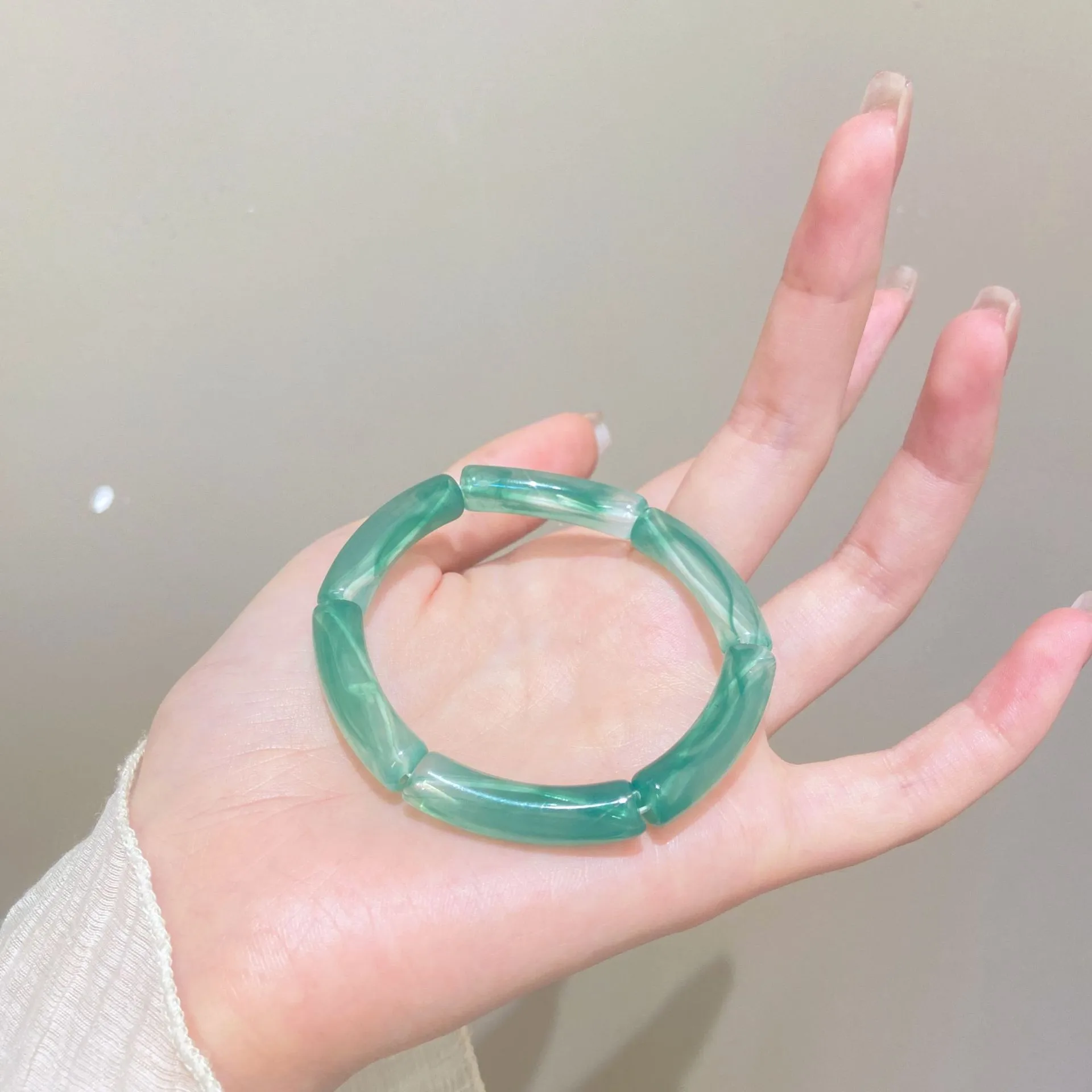 IG Style Retro Geometric Acrylic Polishing Women's Bangle display picture 4