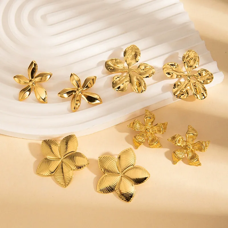 1 Pair Vacation Classic Style Flower 304 Stainless Steel Imitation Gold  Ear Studs display picture 1