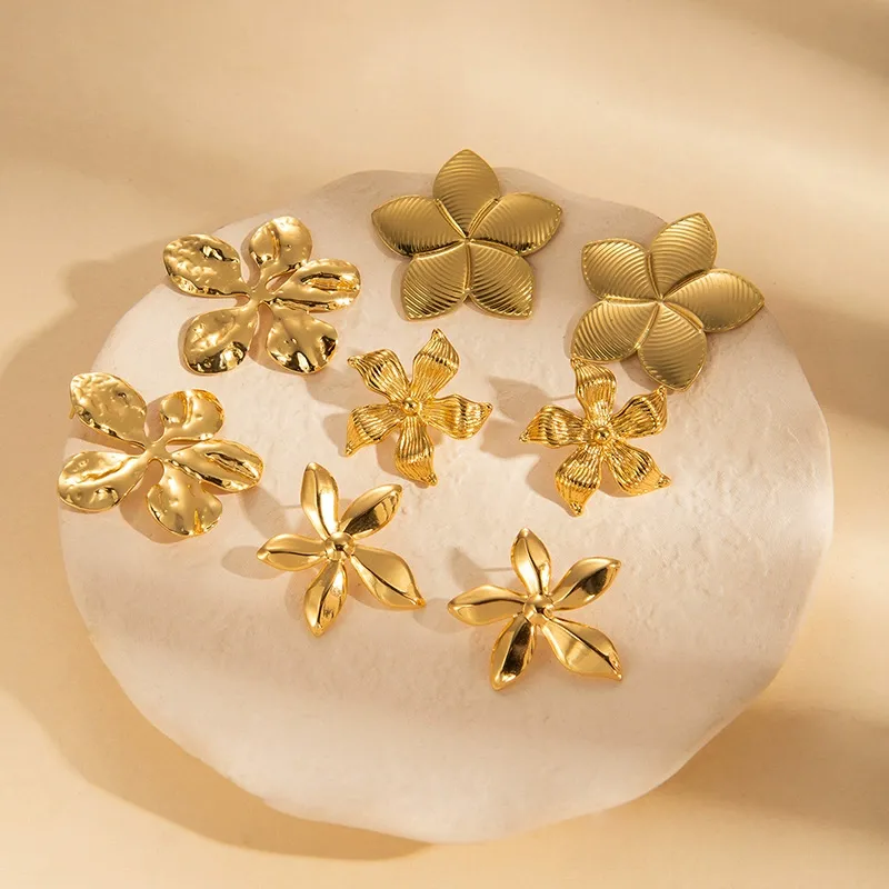 1 Pair Vacation Classic Style Flower 304 Stainless Steel Imitation Gold  Ear Studs display picture 2