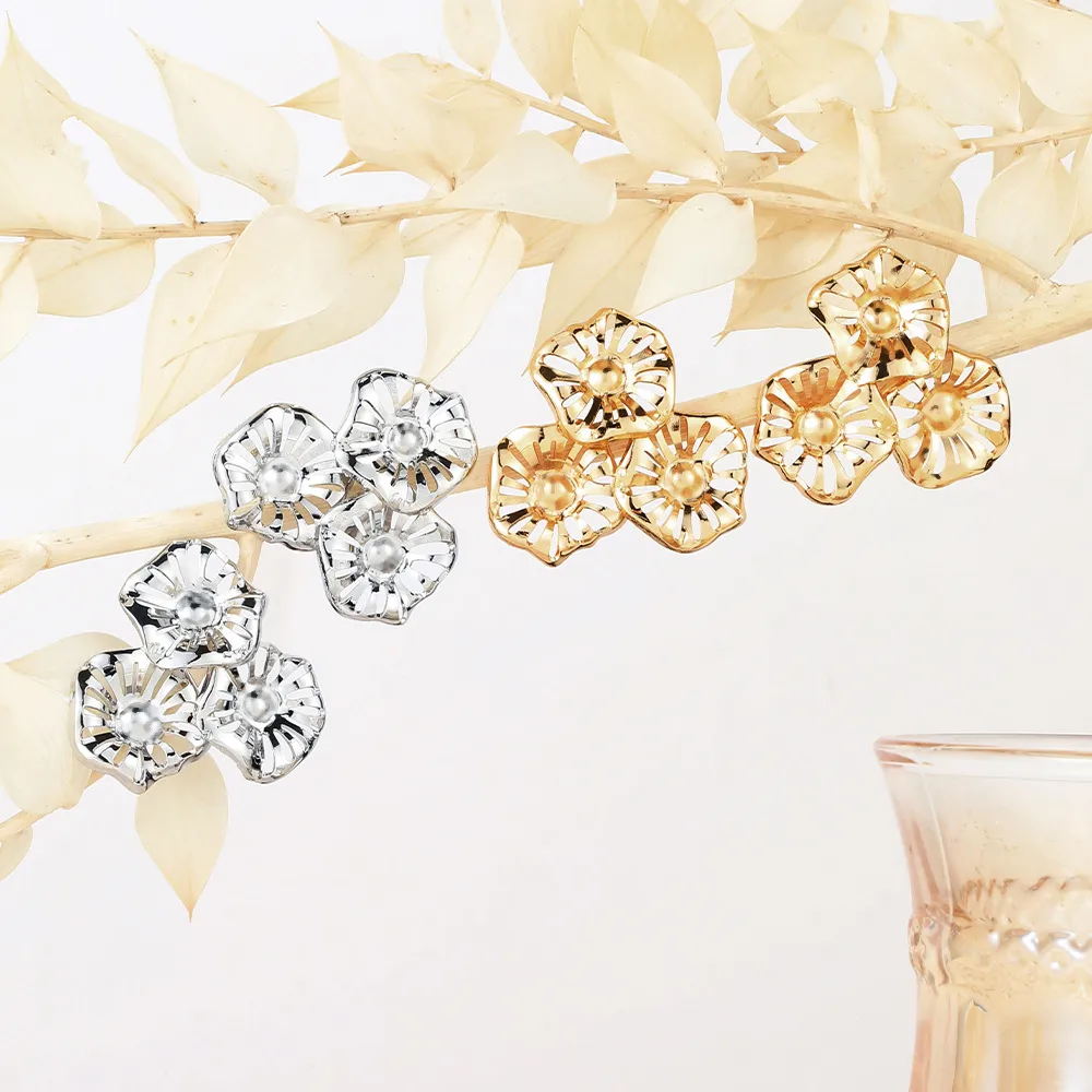 1 Pair Classic Style Flower Plating Iron Ear Studs display picture 3