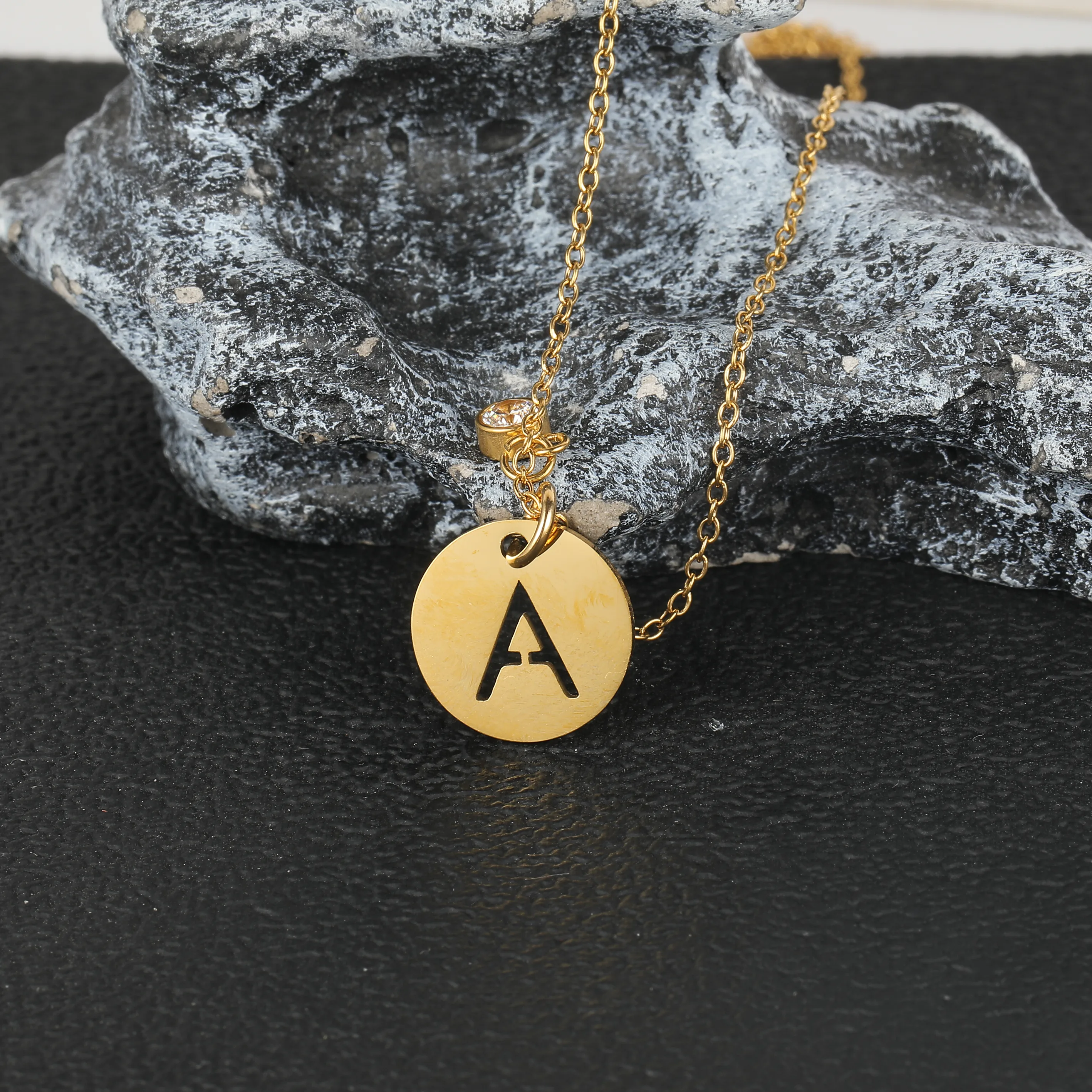 Simple Style Classic Style Geometric Letter Flower 304 Stainless Steel Women's Pendant Necklace display picture 20