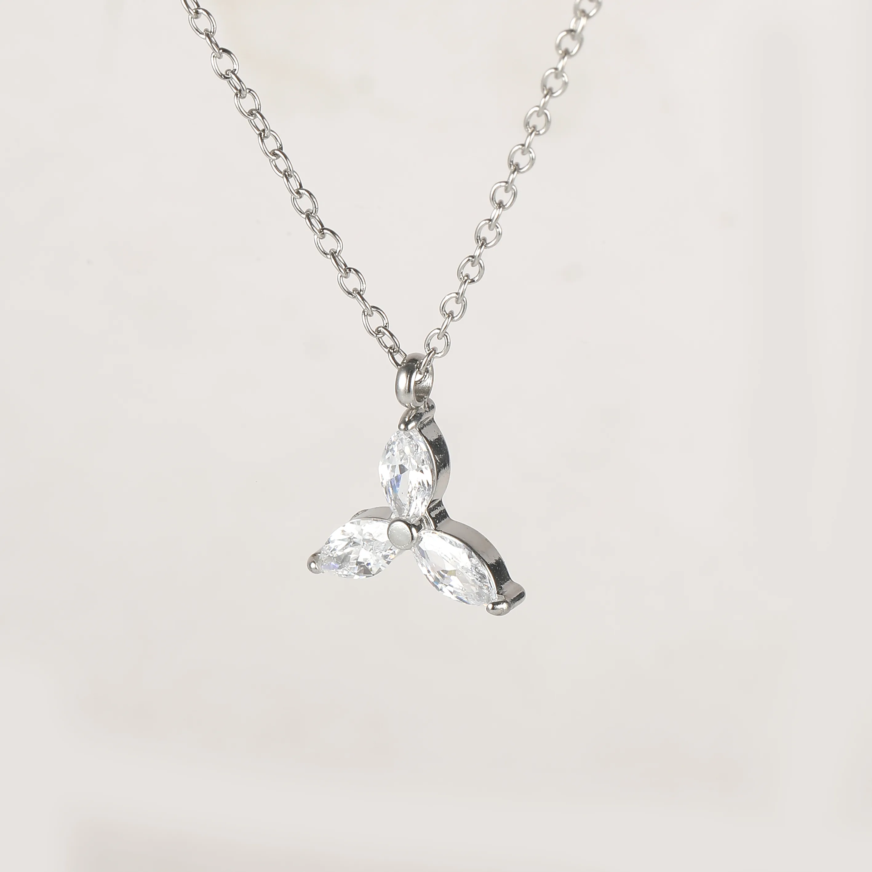 Simple Style Classic Style Geometric Letter Flower 304 Stainless Steel Women's Pendant Necklace display picture 25
