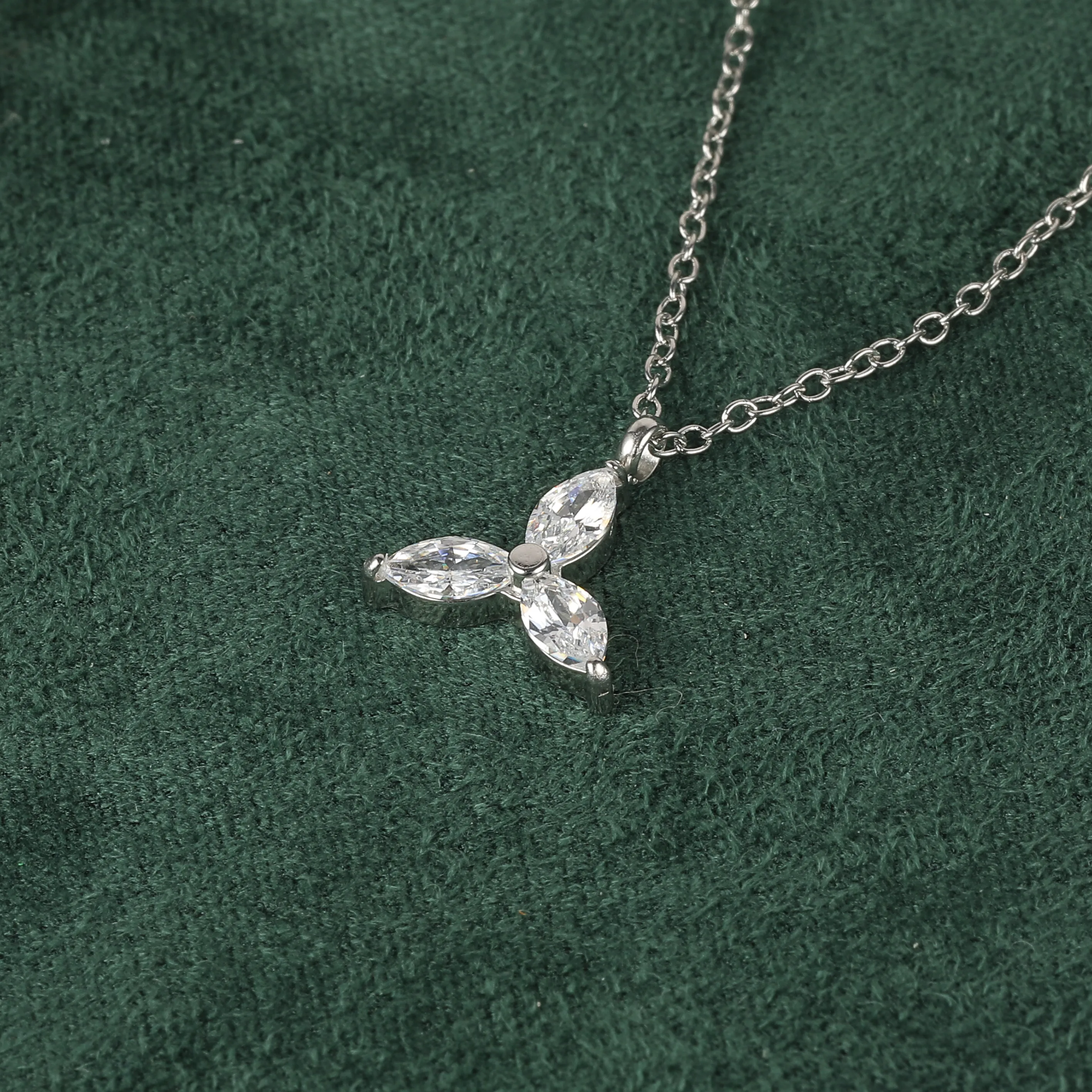 Simple Style Classic Style Geometric Letter Flower 304 Stainless Steel Women's Pendant Necklace display picture 27