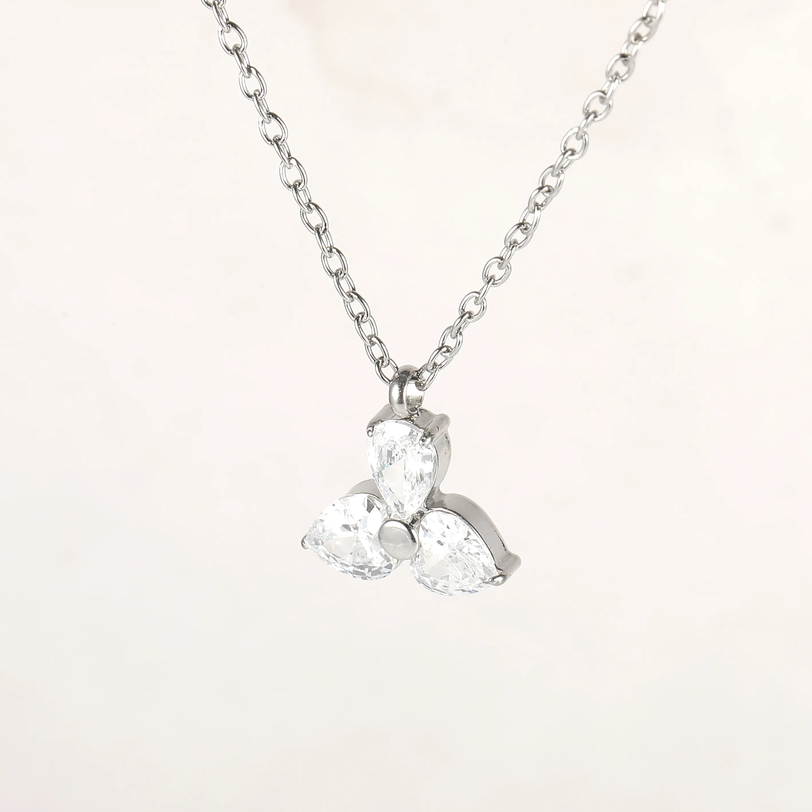 Simple Style Classic Style Geometric Letter Flower 304 Stainless Steel Women's Pendant Necklace display picture 29