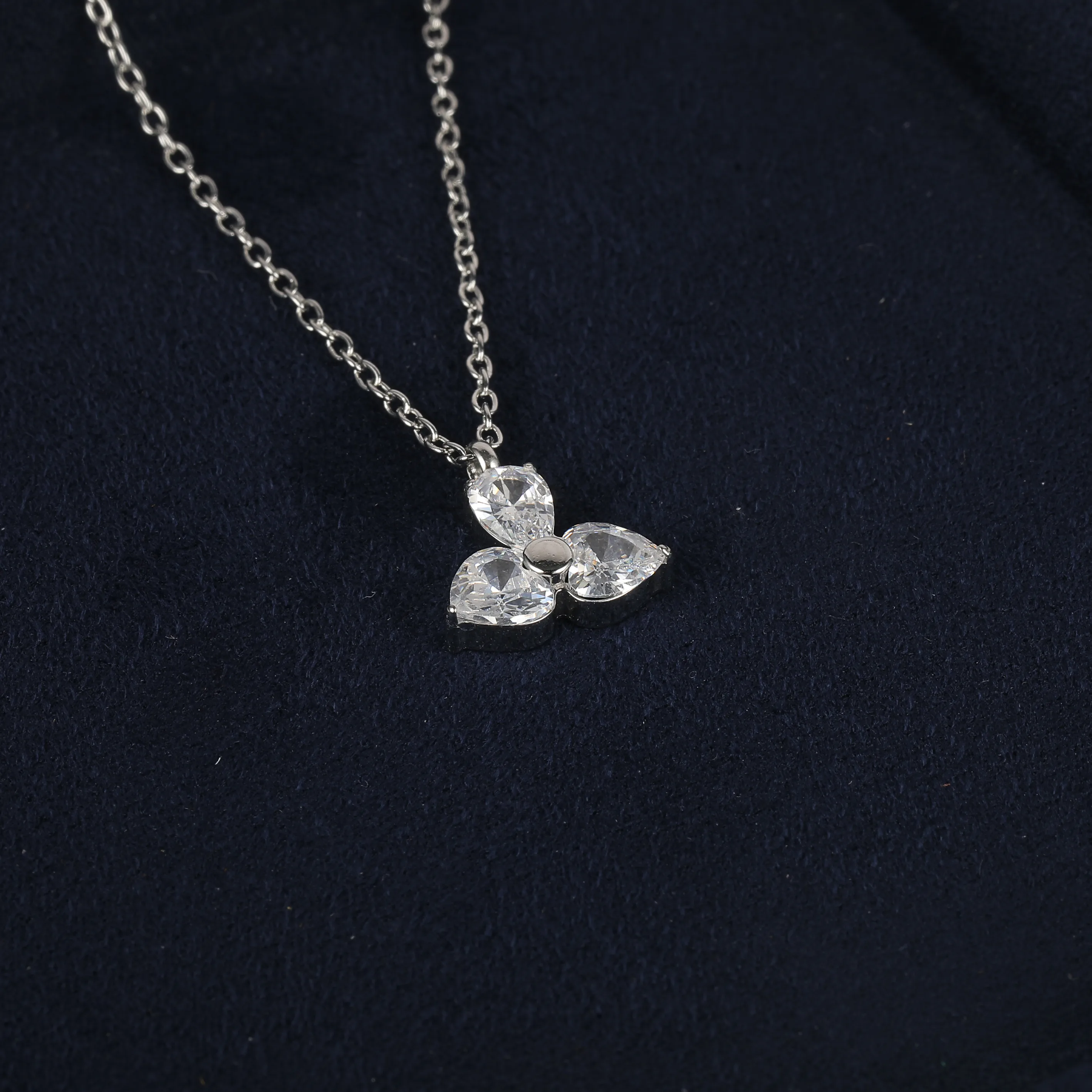 Simple Style Classic Style Geometric Letter Flower 304 Stainless Steel Women's Pendant Necklace display picture 31