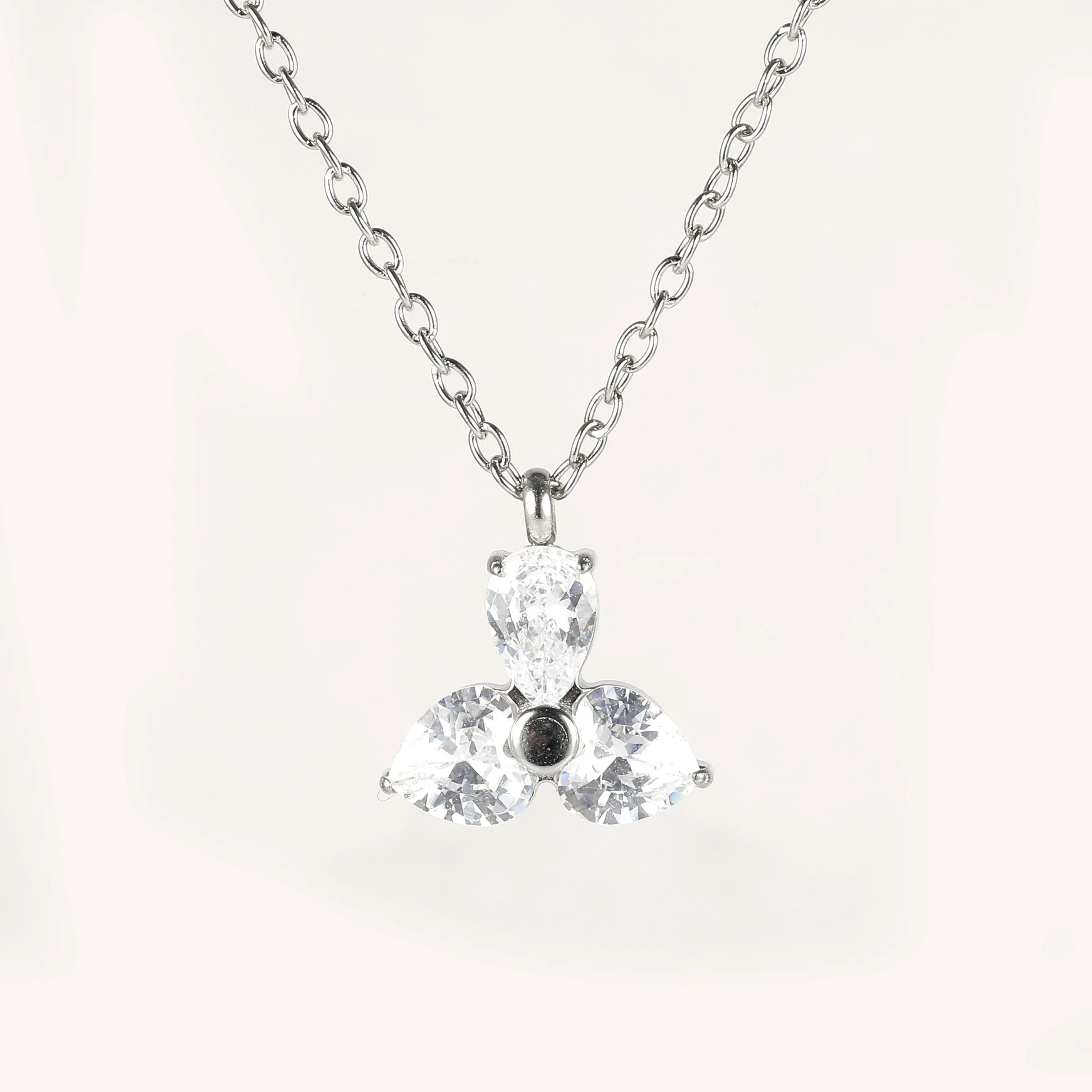 Simple Style Classic Style Geometric Letter Flower 304 Stainless Steel Women's Pendant Necklace display picture 32